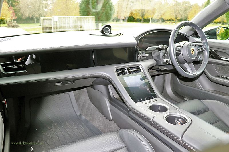 Porsche Taycan 4S Cross Turismo