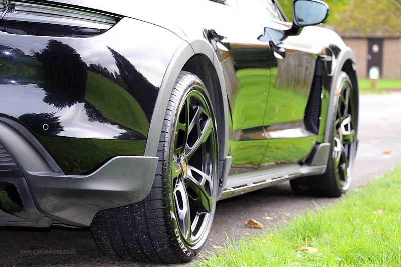 Porsche Taycan 4S Cross Turismo