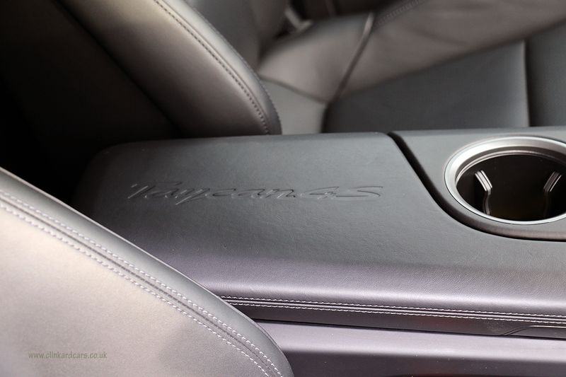 Porsche Taycan 4S Cross Turismo