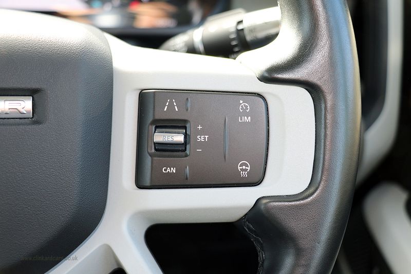 Landrover Defender D250 SE Urban Design