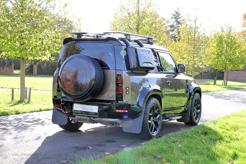 Landrover Defender D250 SE Urban Design