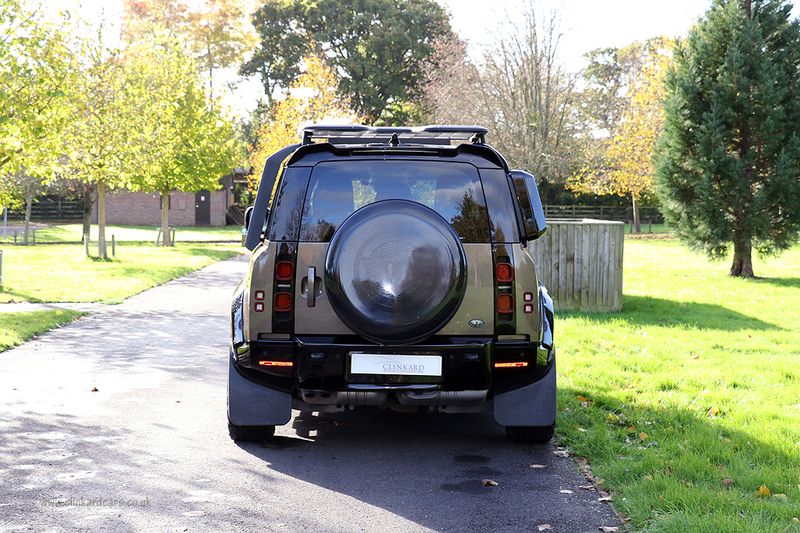 Landrover Defender D250 SE Urban Design