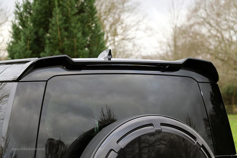 Landrover Defender 110 D300 X-Dynamic SE Urban