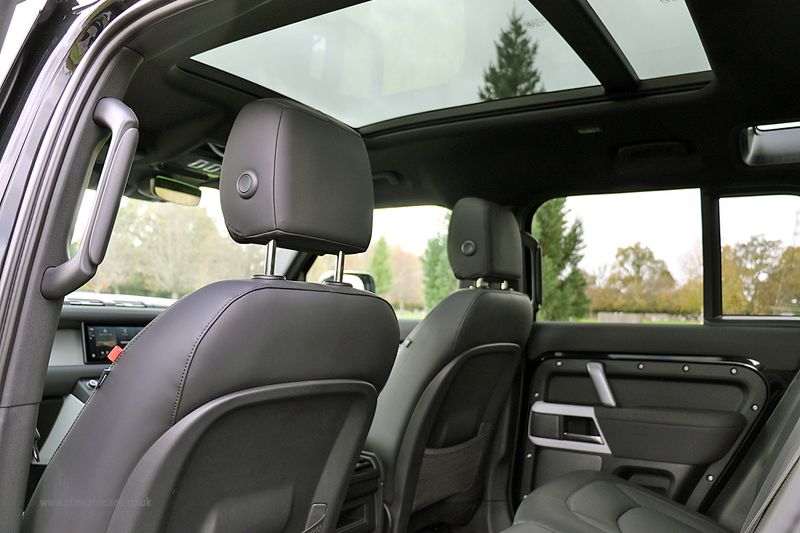 Landrover Defender 110 D300 X-Dynamic SE Urban