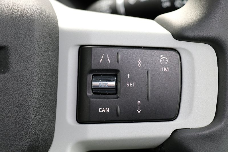 Landrover Defender 110 D300 X-Dynamic SE Urban