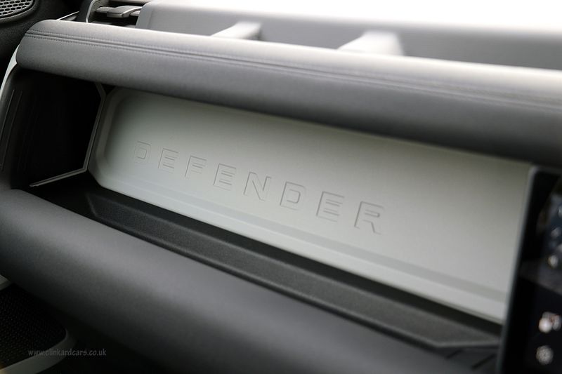 Landrover Defender 110 D300 X-Dynamic SE Urban