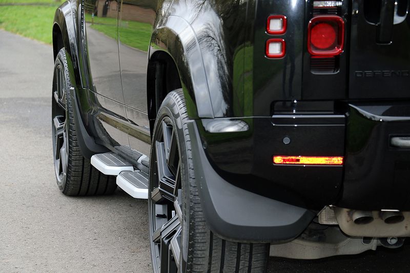 Landrover Defender 110 D300 X-Dynamic SE Urban