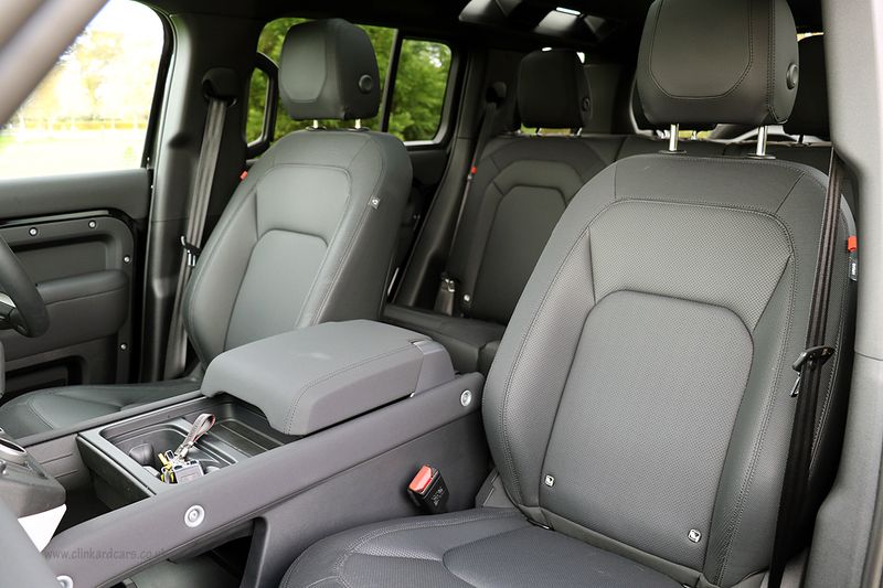 Landrover Defender 110 D300 X-Dynamic SE Urban