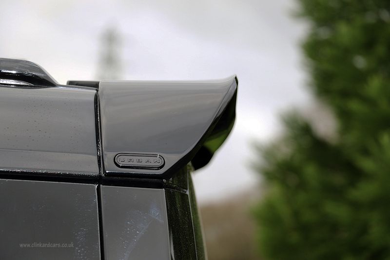 Landrover Defender 110 D300 X-Dynamic SE Urban