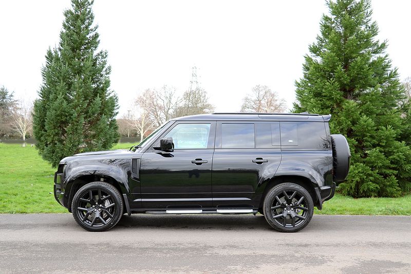 Landrover Defender 110 D300 X-Dynamic SE Urban