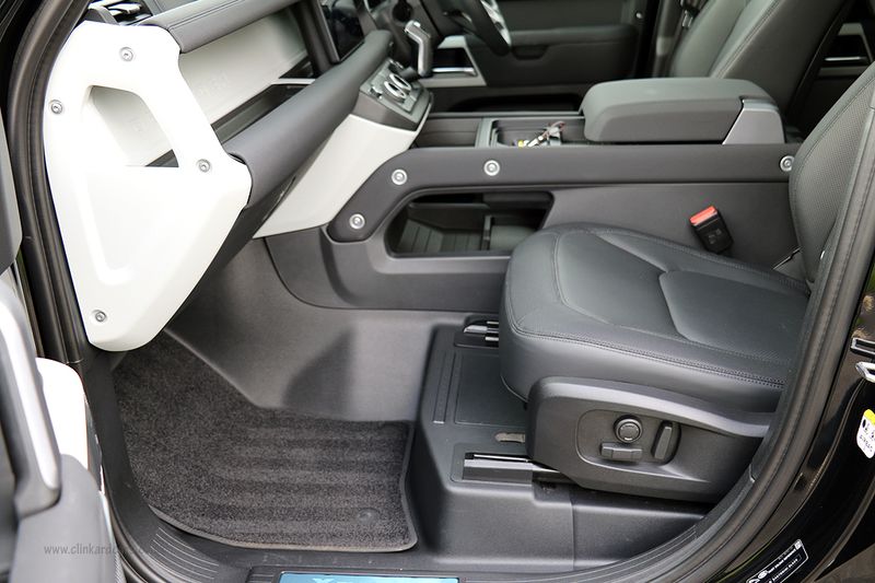 Landrover Defender 110 D300 X-Dynamic SE Urban