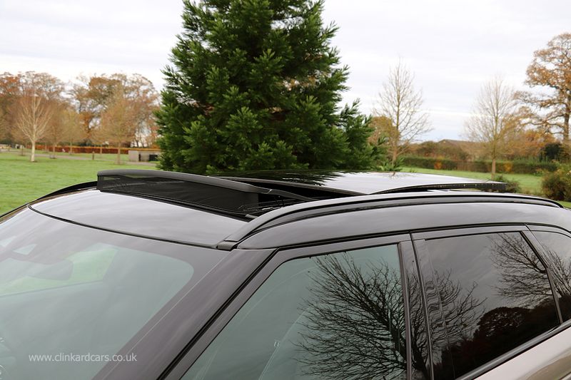 Range Rover Velar D300 R-Dynamic HST