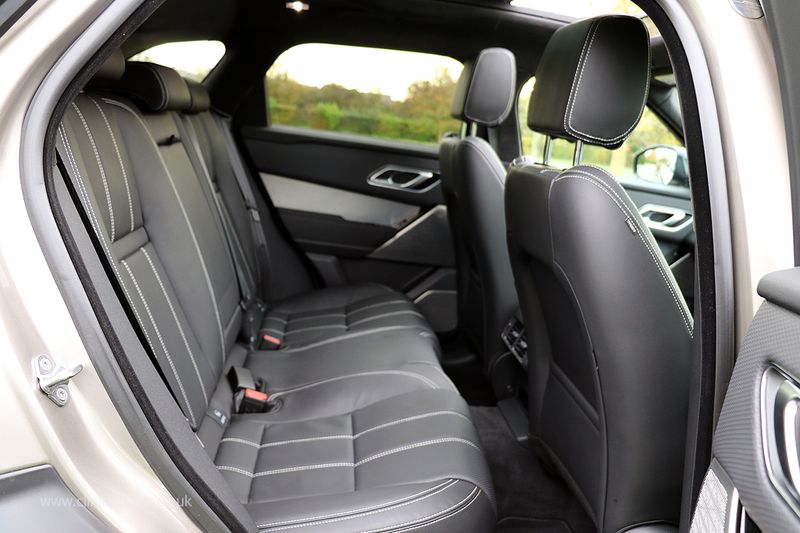 Range Rover Velar D300 R-Dynamic HST