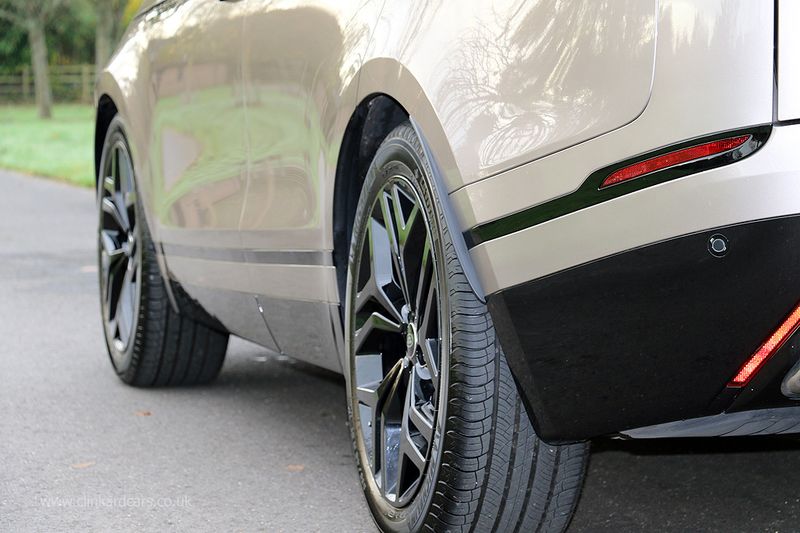 Range Rover Velar D300 R-Dynamic HST