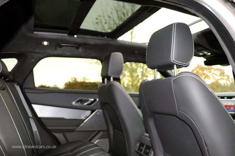 Range Rover Velar D300 R-Dynamic HST