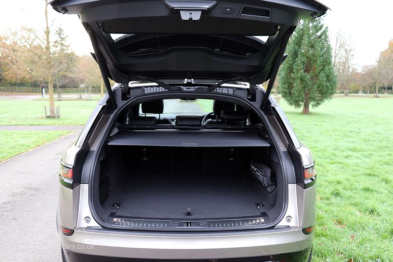 Range Rover Velar D300 R-Dynamic HST