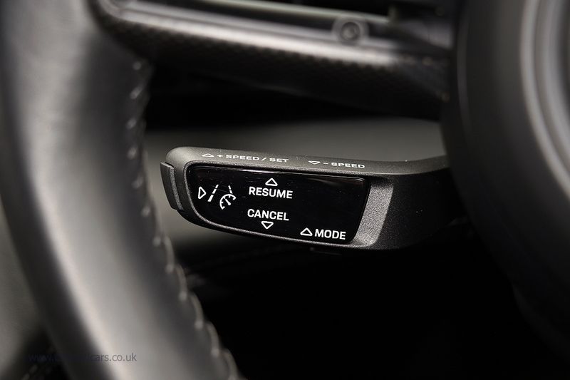 Porsche Taycan Turbo Performance Plus 93.4KWh