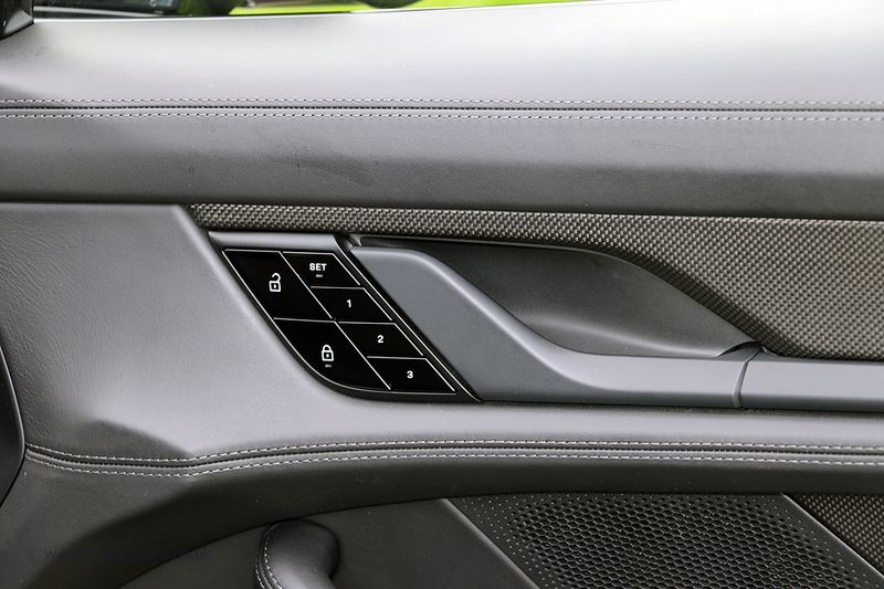 Porsche Taycan Turbo Performance Plus 93.4KWh