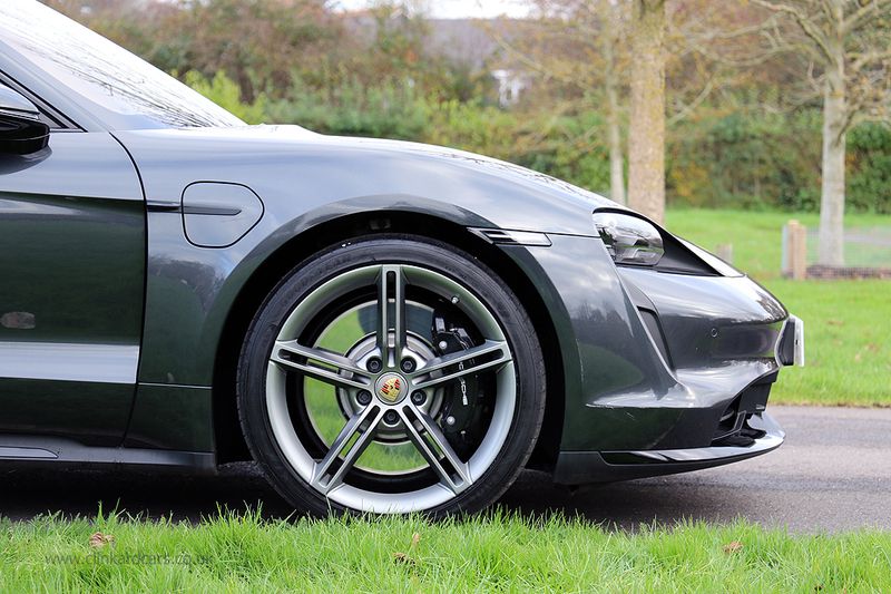 Porsche Taycan Turbo Performance Plus 93.4KWh