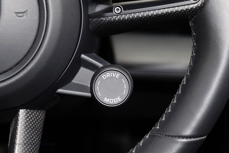 Porsche Taycan Turbo Performance Plus 93.4KWh