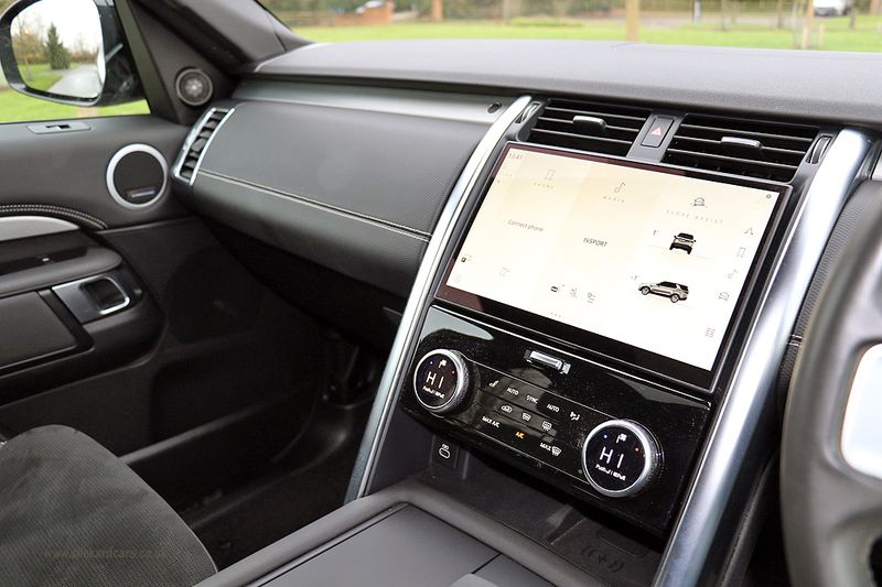 Landrover Discovery 3.0 D300 R-Dynamic HSE