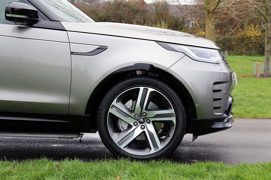 Landrover Discovery 3.0 D300 R-Dynamic HSE