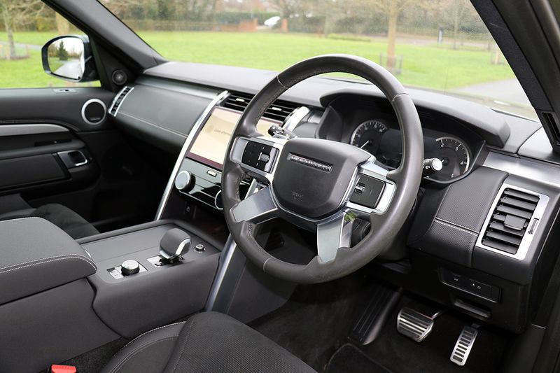 Landrover Discovery 3.0 D300 R-Dynamic HSE