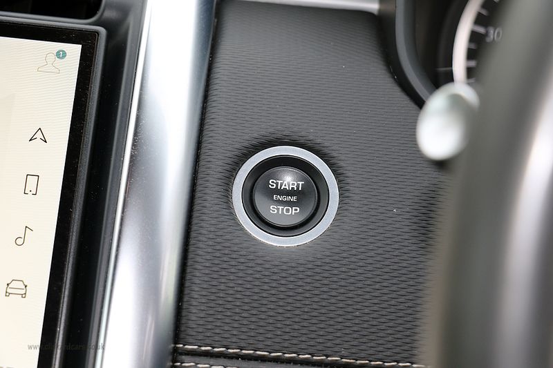 Landrover Discovery 3.0 D300 R-Dynamic HSE