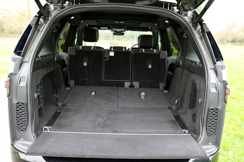 Landrover Discovery 3.0 D300 R-Dynamic HSE