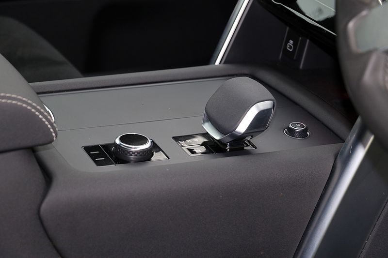 Landrover Discovery 3.0 D300 R-Dynamic HSE