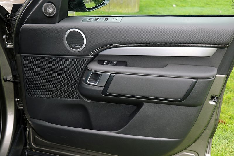 Landrover Discovery 3.0 D300 R-Dynamic HSE