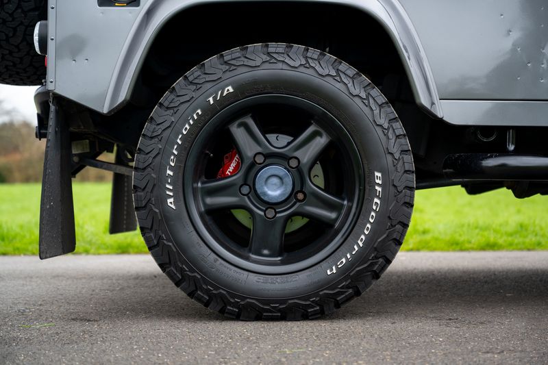 Landrover Defender 90 XS 2.2TD Twisted Edition