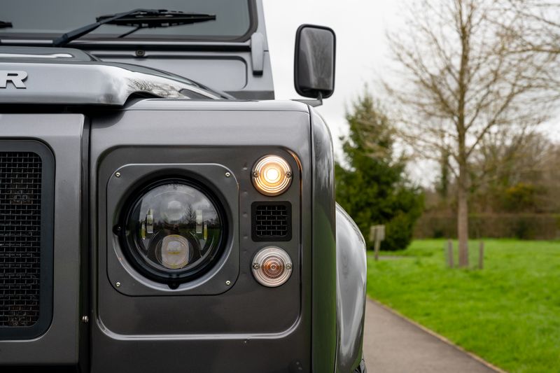Landrover Defender 90 XS 2.2TD Twisted Edition
