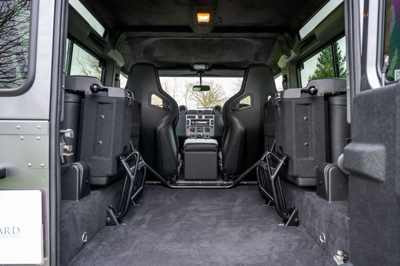 Landrover Defender 90 XS 2.2TD Twisted Edition