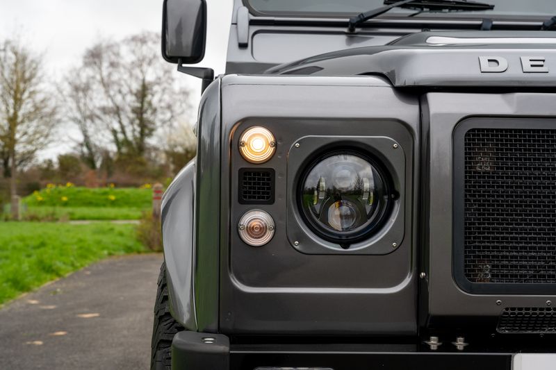Landrover Defender 90 XS 2.2TD Twisted Edition