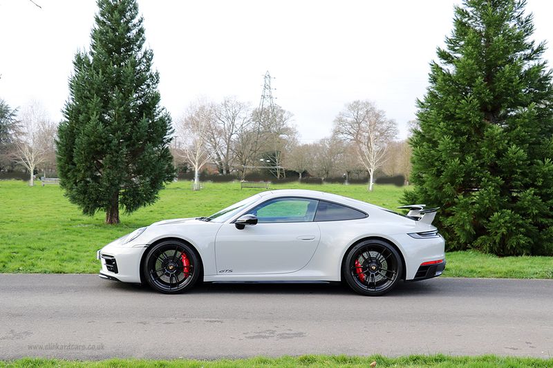 Porsche 992 Carrera 4 GTS with Aerokit