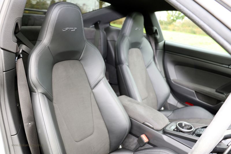 Porsche 992 Carrera 4 GTS with Aerokit