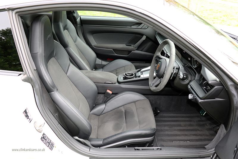 Porsche 992 Carrera 4 GTS with Aerokit