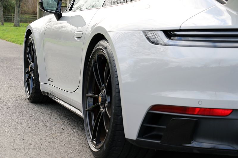 Porsche 992 Carrera 4 GTS with Aerokit