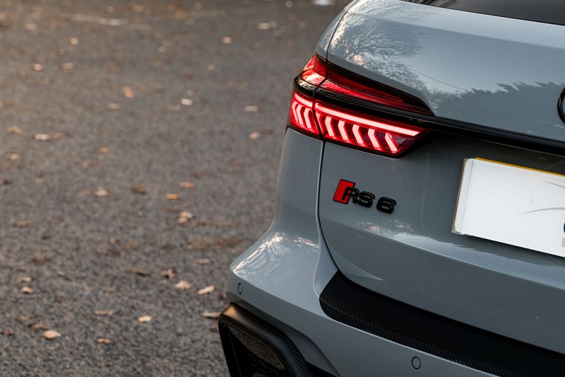 Audi RS6 Avant Performance Carbon Vorsprung Tiptronic Quattro