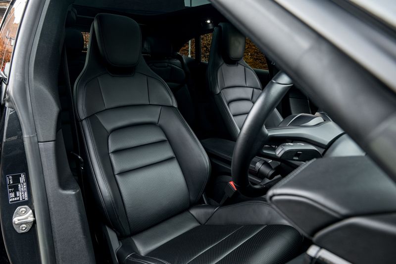 Porsche Taycan Performance Plus 93.4kWh 4 Cross Turismo Auto 4WD