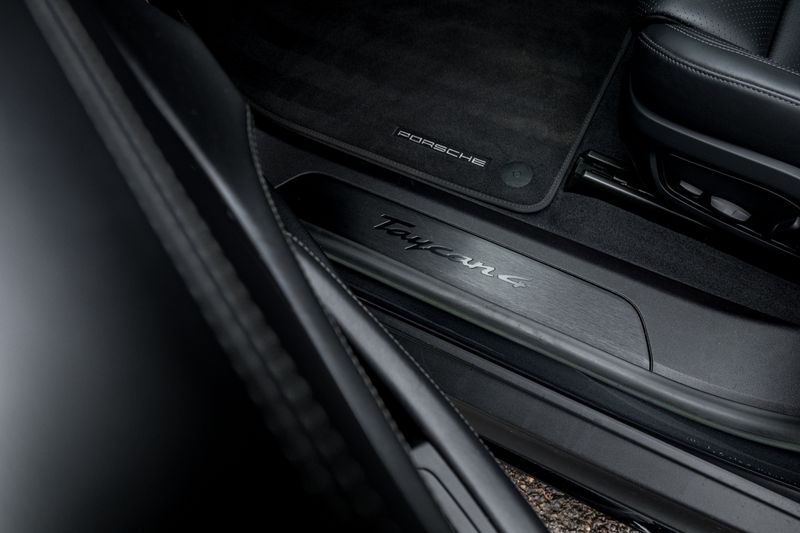 Porsche Taycan Performance Plus 93.4kWh 4 Cross Turismo Auto 4WD