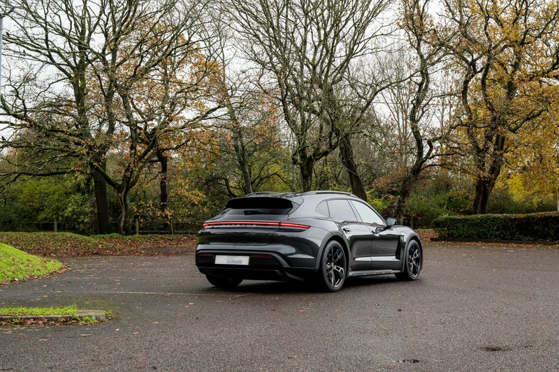 Porsche Taycan Performance Plus 93.4kWh 4 Cross Turismo Auto 4WD