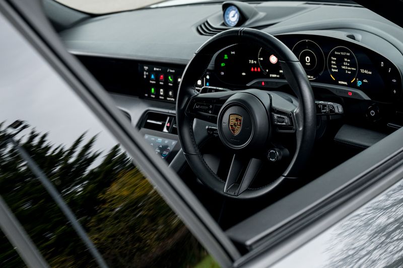 Porsche Taycan Performance Plus 93.4kWh 4 Cross Turismo Auto 4WD