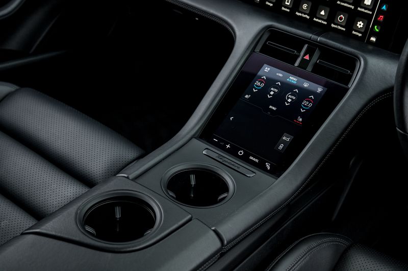 Porsche Taycan Performance Plus 93.4kWh 4 Cross Turismo Auto 4WD