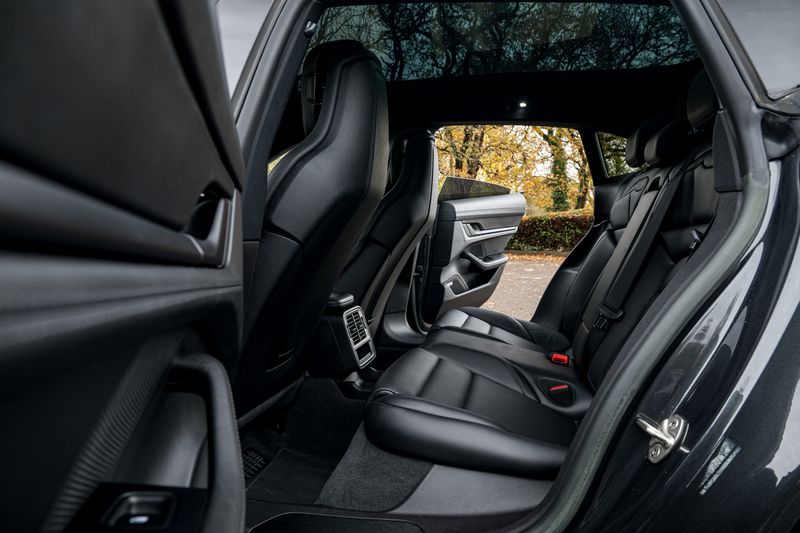 Porsche Taycan Performance Plus 93.4kWh 4 Cross Turismo Auto 4WD