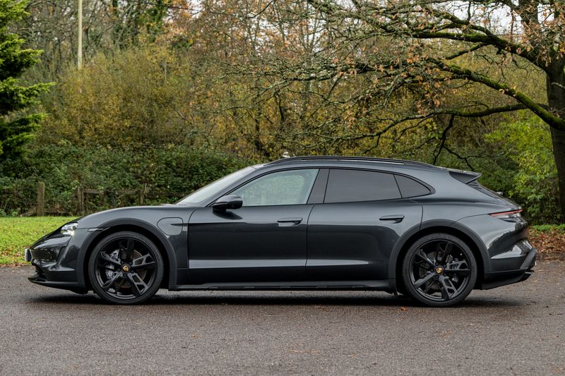 Porsche Taycan Performance Plus 93.4kWh 4 Cross Turismo Auto 4WD