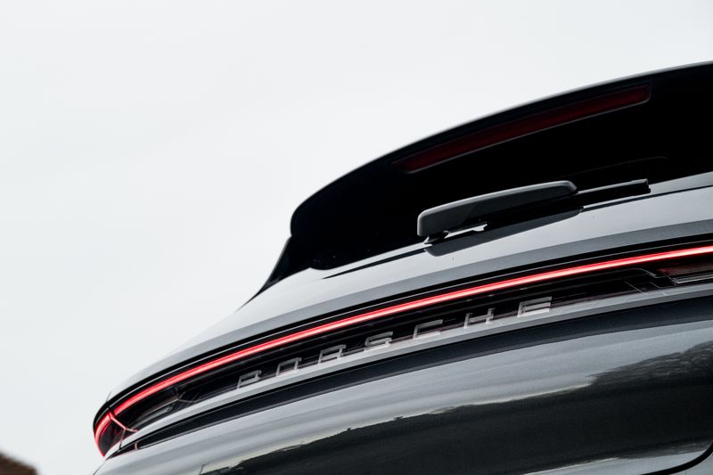 Porsche Taycan Performance Plus 93.4kWh 4 Cross Turismo Auto 4WD