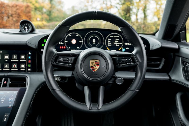 Porsche Taycan Performance Plus 93.4kWh 4 Cross Turismo Auto 4WD