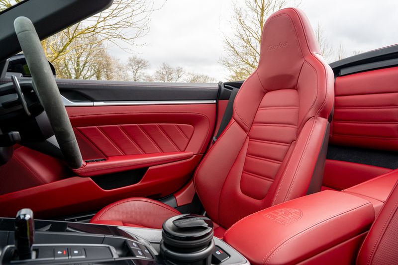 Porsche 992 Turbo Cabriolet PDK